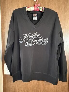 Harley Davidson V-neck sweatshirt Big Barn Des Moines Sz Large Black Biker women